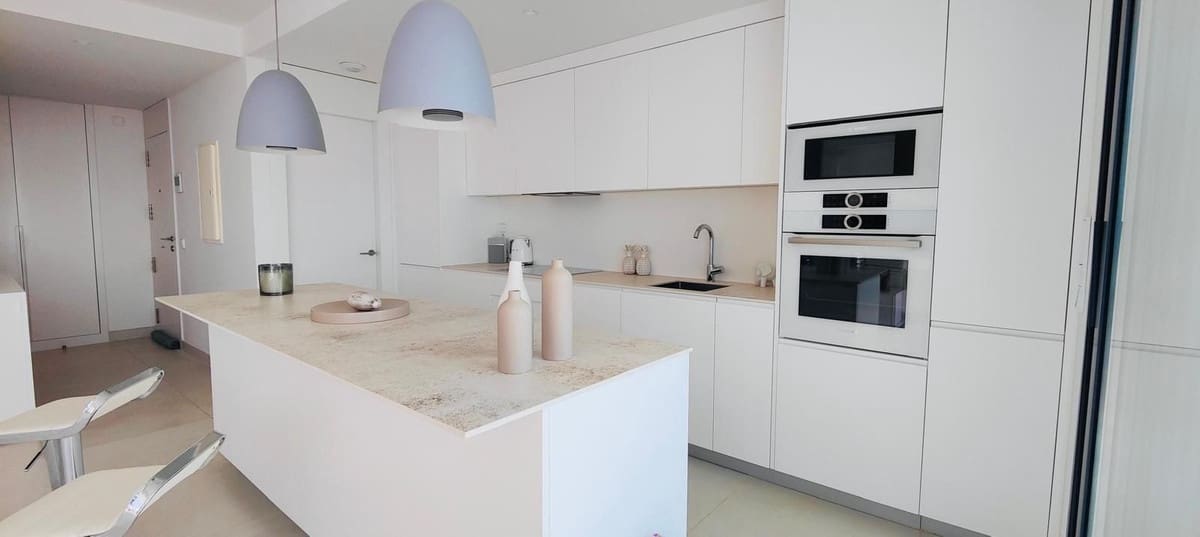 2 soverom Leilighet til salgs i Fuengirola med svømmebasseng garasje - € 745 000 (Ref: 9775981)