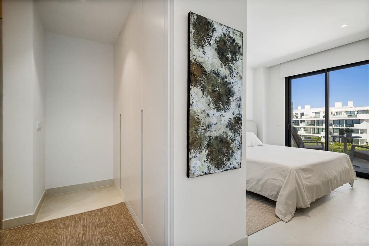 2 soverom Leilighet til salgs i Fuengirola med svømmebasseng garasje - € 745 000 (Ref: 9775981)