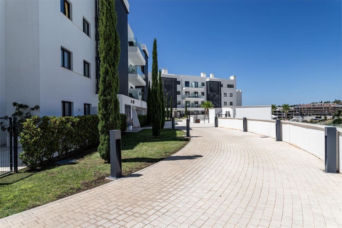 2 soverom Leilighet til salgs i Fuengirola med svømmebasseng garasje - € 745 000 (Ref: 9775981)
