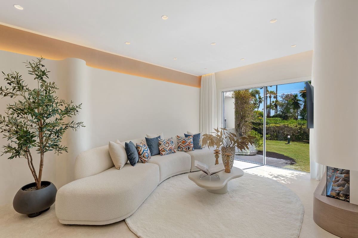 3 soverom Leilighet til salgs i New Golden Mile med svømmebasseng garasje - € 1 495 000 (Ref: 9779093)