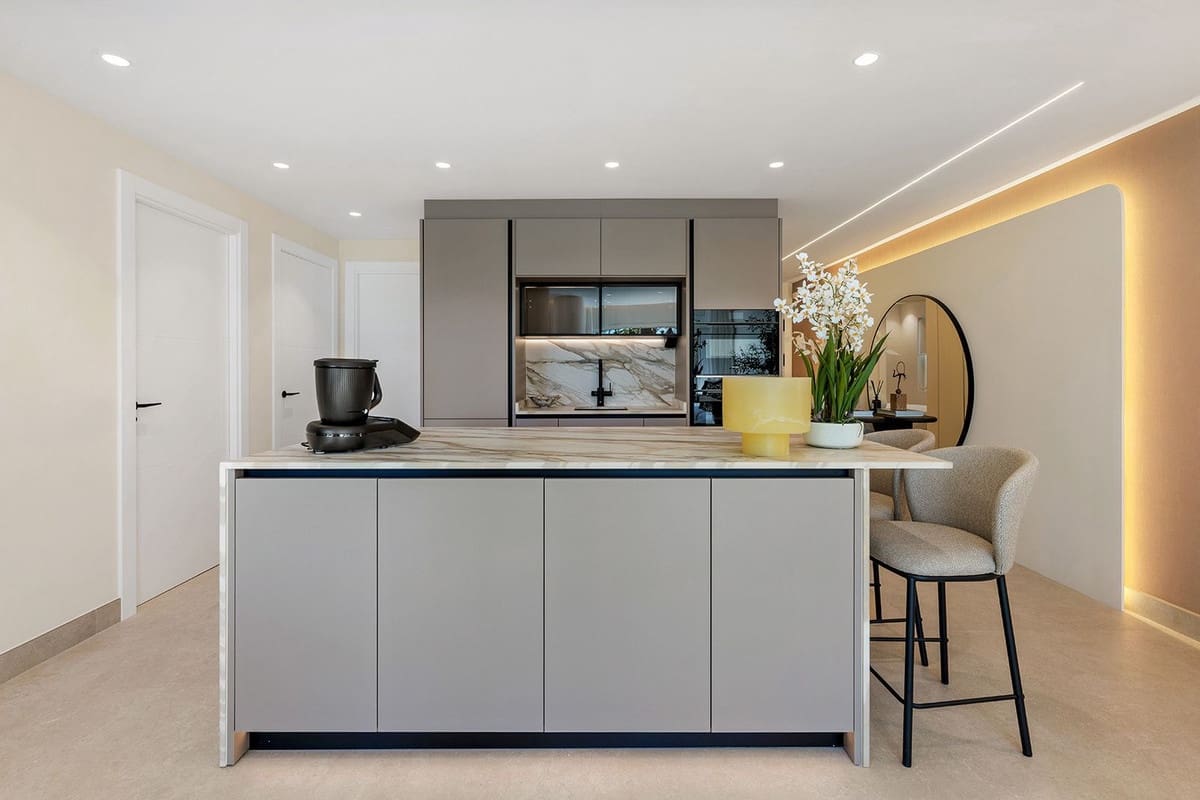 3 soverom Leilighet til salgs i New Golden Mile med svømmebasseng garasje - € 1 495 000 (Ref: 9779093)