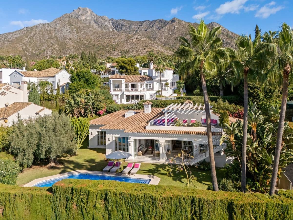 4 sypialnia Willa na sprzedaż w Marbella z basenem garażem - 3 995 000 € (Ref: 9784525)