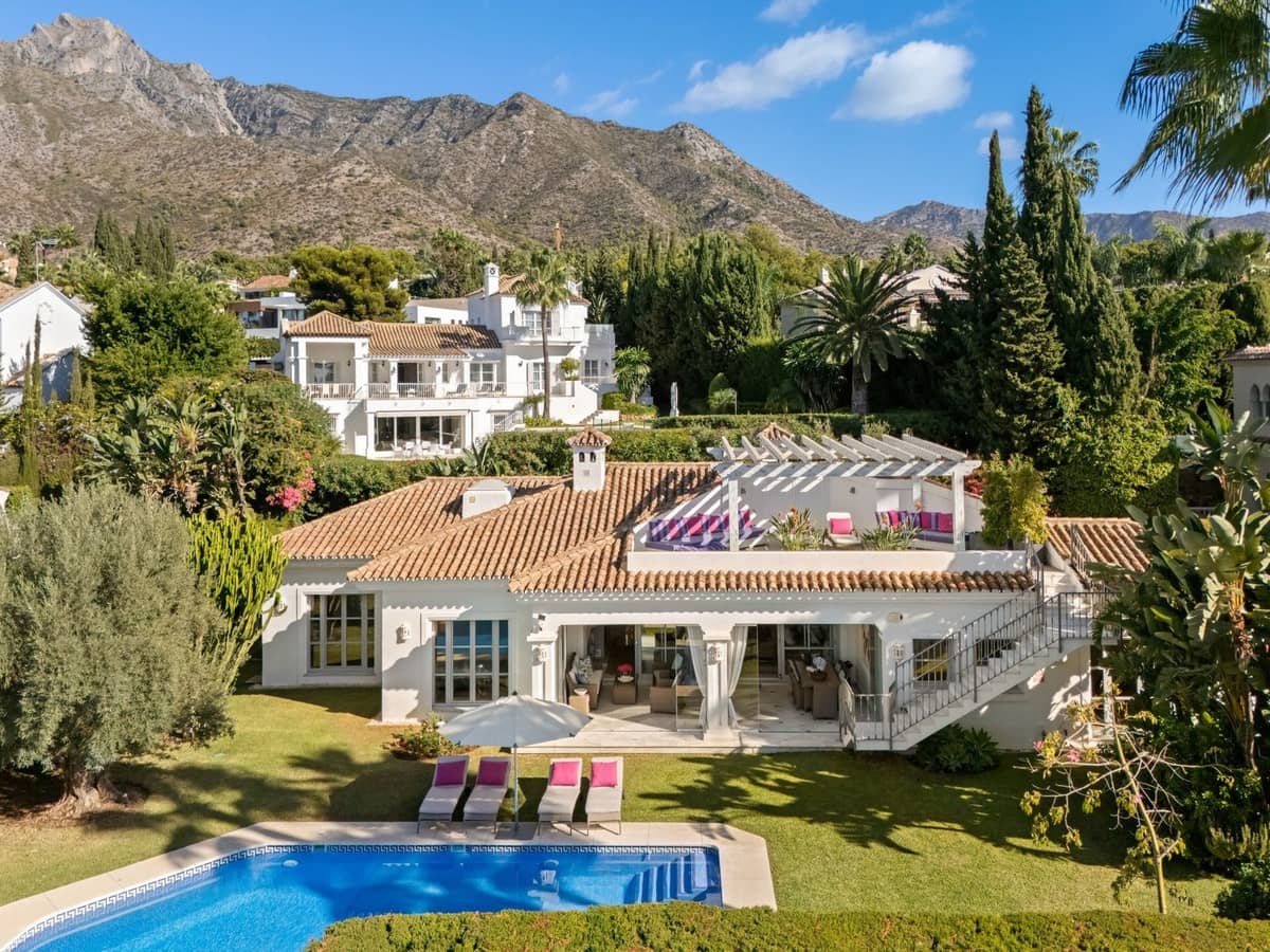 4 sypialnia Willa na sprzedaż w Marbella z basenem garażem - 3 995 000 € (Ref: 9784525)