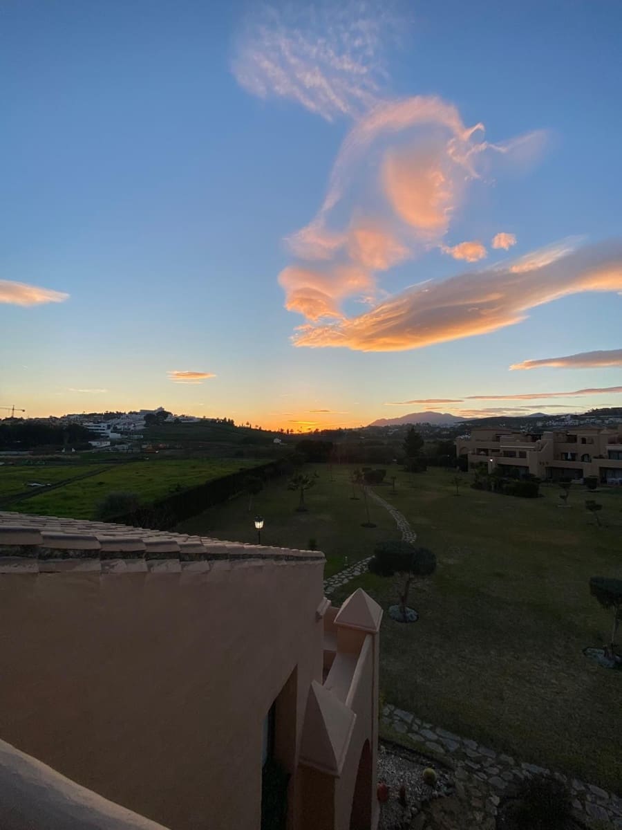 3 sypialnia Apartament na sprzedaż w Estepona z basenem garażem - 835 000 € (Ref: 9787818)