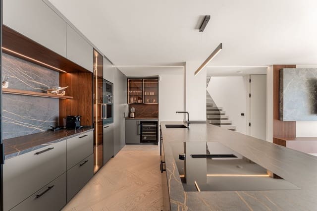 4 bedroom Apartment for sale in La Quinta, Benahavís with pool garage - € 1,995,000 (Ref: 9789800)