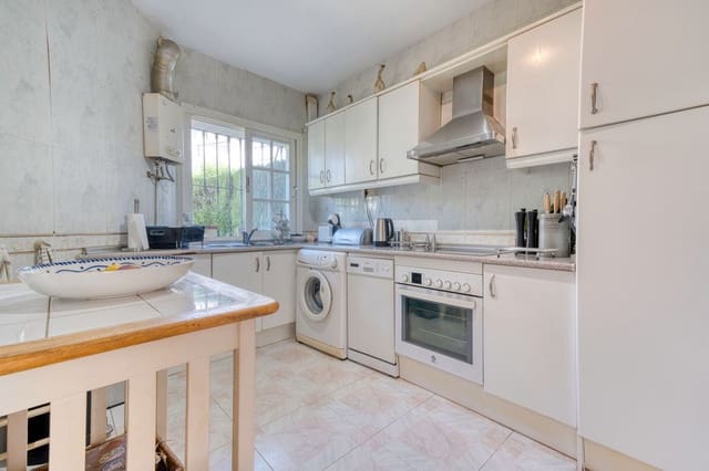 Casa de 3 habitaciones en Bel-Air, Estepona en venta con piscina garaje - 495.000 € (Ref: 9793383)