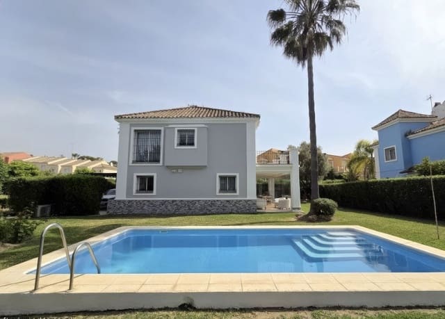 4 bedroom Villa for sale in La Duquesa / Puerto de la Duquesa, Manilva with pool garage - € 895,000 (Ref: 9798003)