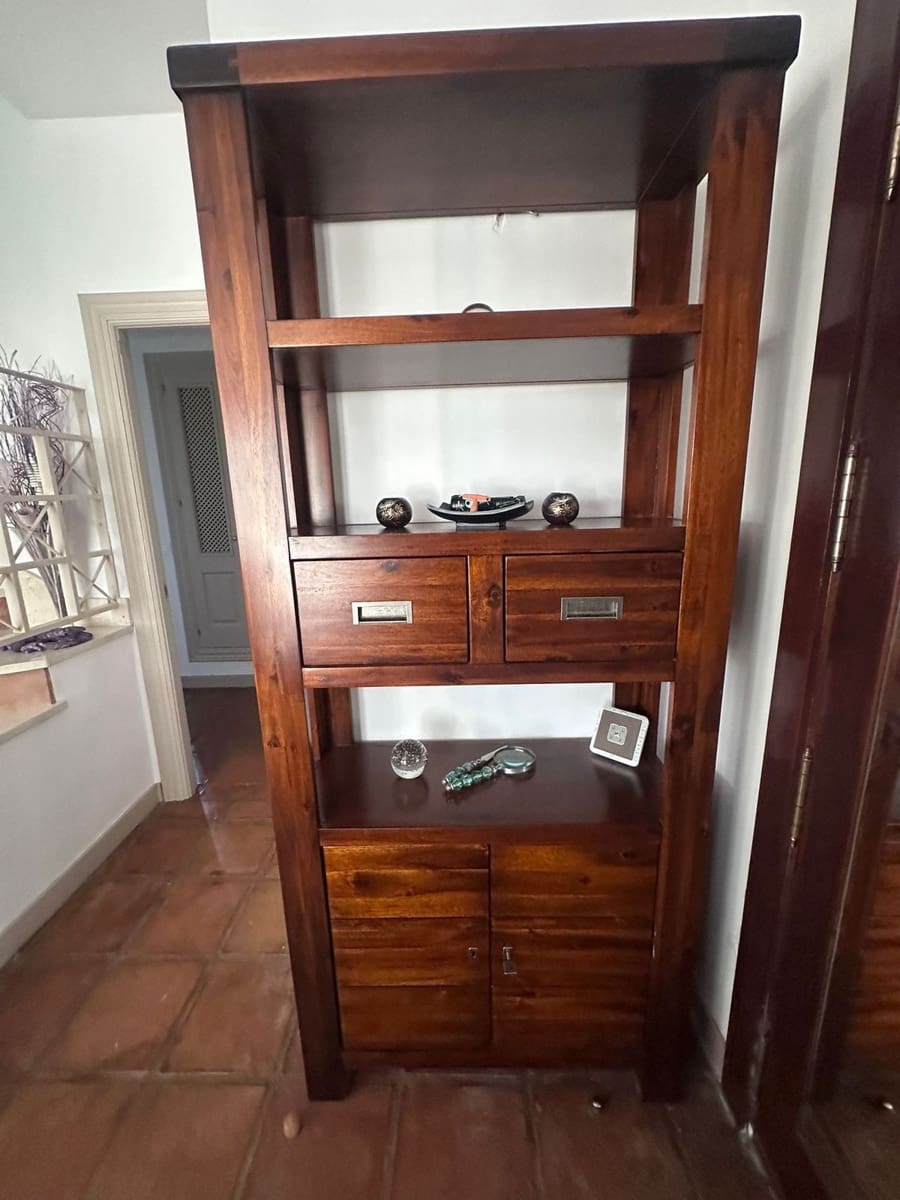 4 bedroom Villa for sale in La Duquesa / Puerto de la Duquesa with pool garage - € 895,000 (Ref: 9798003)