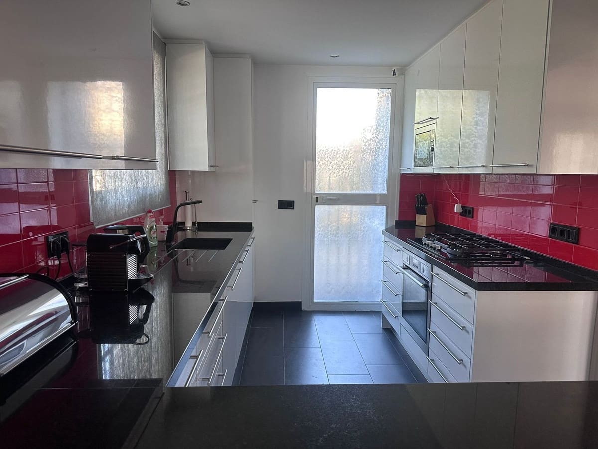 4 bedroom Villa for sale in La Duquesa / Puerto de la Duquesa with pool garage - € 895,000 (Ref: 9798003)