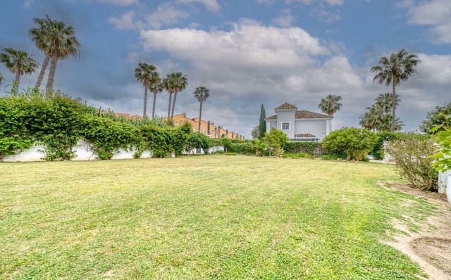 Bauplatz zu verkaufen in La Duquesa / Puerto de la Duquesa, Manilva - 215.000 € (Ref: 9798203)