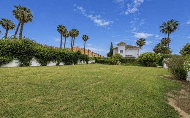 Terreno para Construção para venda em La Duquesa / Puerto de la Duquesa, Manilva - 215 000 € (Ref: 9798203)