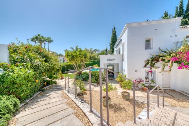 6 makuuhuone Huvila myytävänä paikassa El Rosario, Marbella mukana uima-altaan 
autotalli - 2 380 000 € (Ref: 9802880)