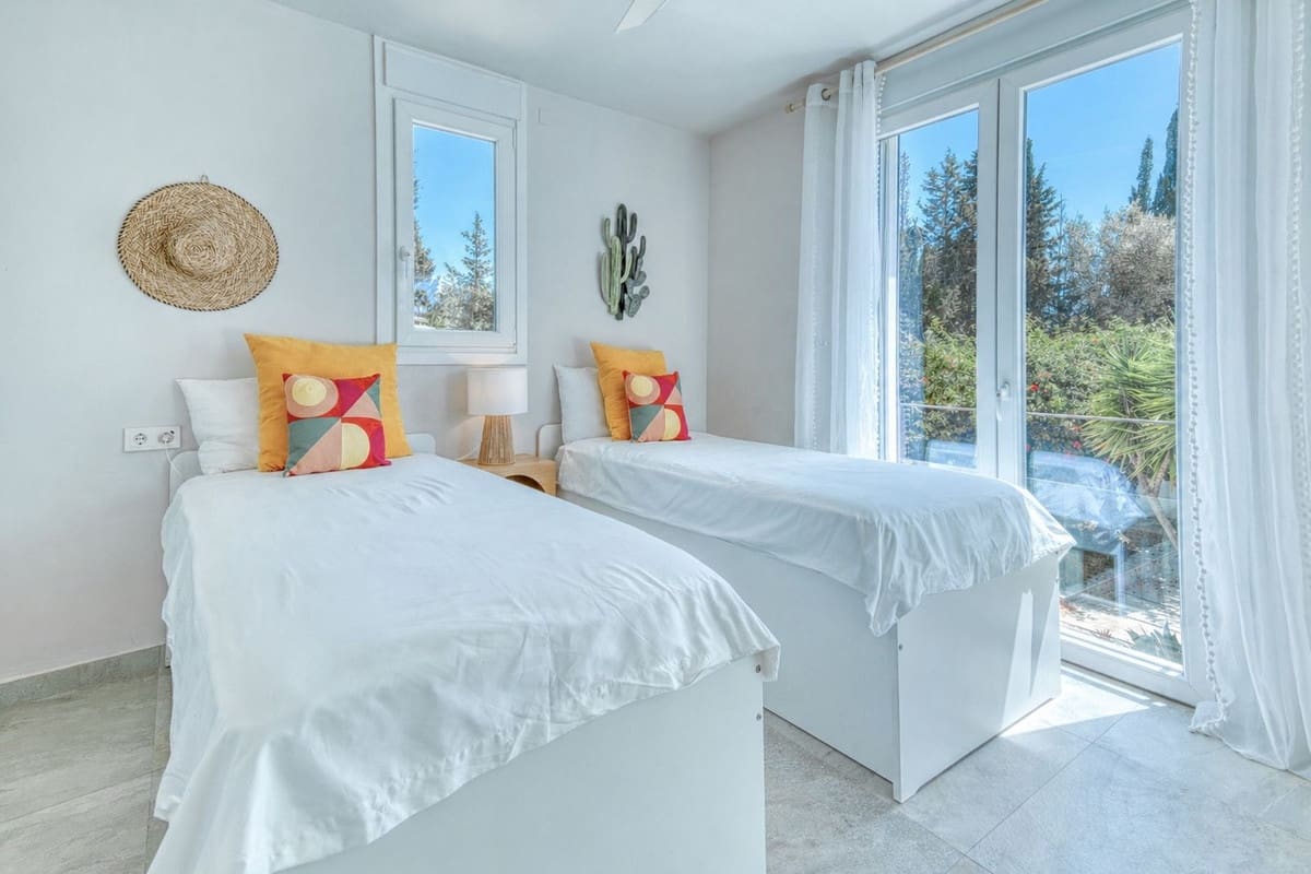 6 Zimmer Villa zu verkaufen in El Rosario mit Pool Garage - 2.380.000 € (Ref: 9802880)