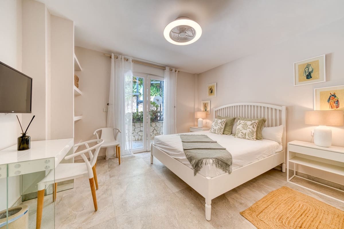 6 Zimmer Villa zu verkaufen in El Rosario mit Pool Garage - 2.380.000 € (Ref: 9802880)