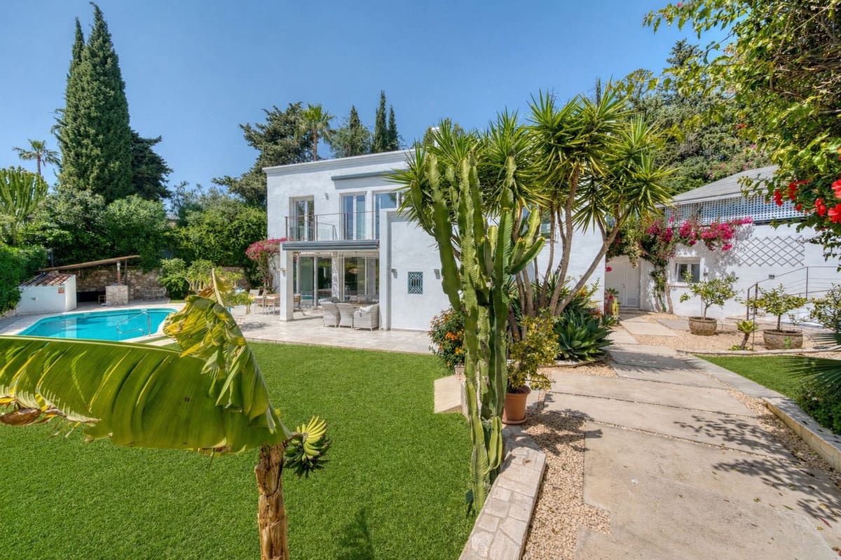 6 Zimmer Villa zu verkaufen in El Rosario mit Pool Garage - 2.380.000 € (Ref: 9802880)