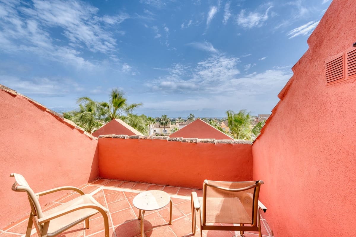 2 soveværelse Lejlighed til salg i Puerto Banus med swimmingpool garage - € 795.000 (Ref: 9805594)