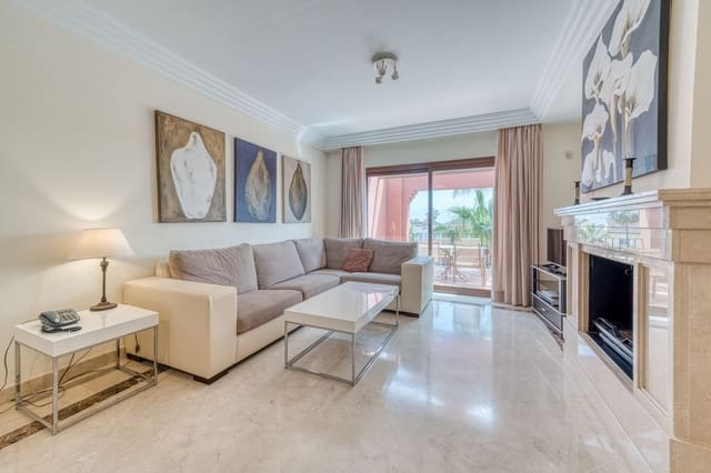 2 soveværelse Lejlighed til salg i Puerto Banus, Marbella med swimmingpool garage - € 795.000 (Ref: 9805594)