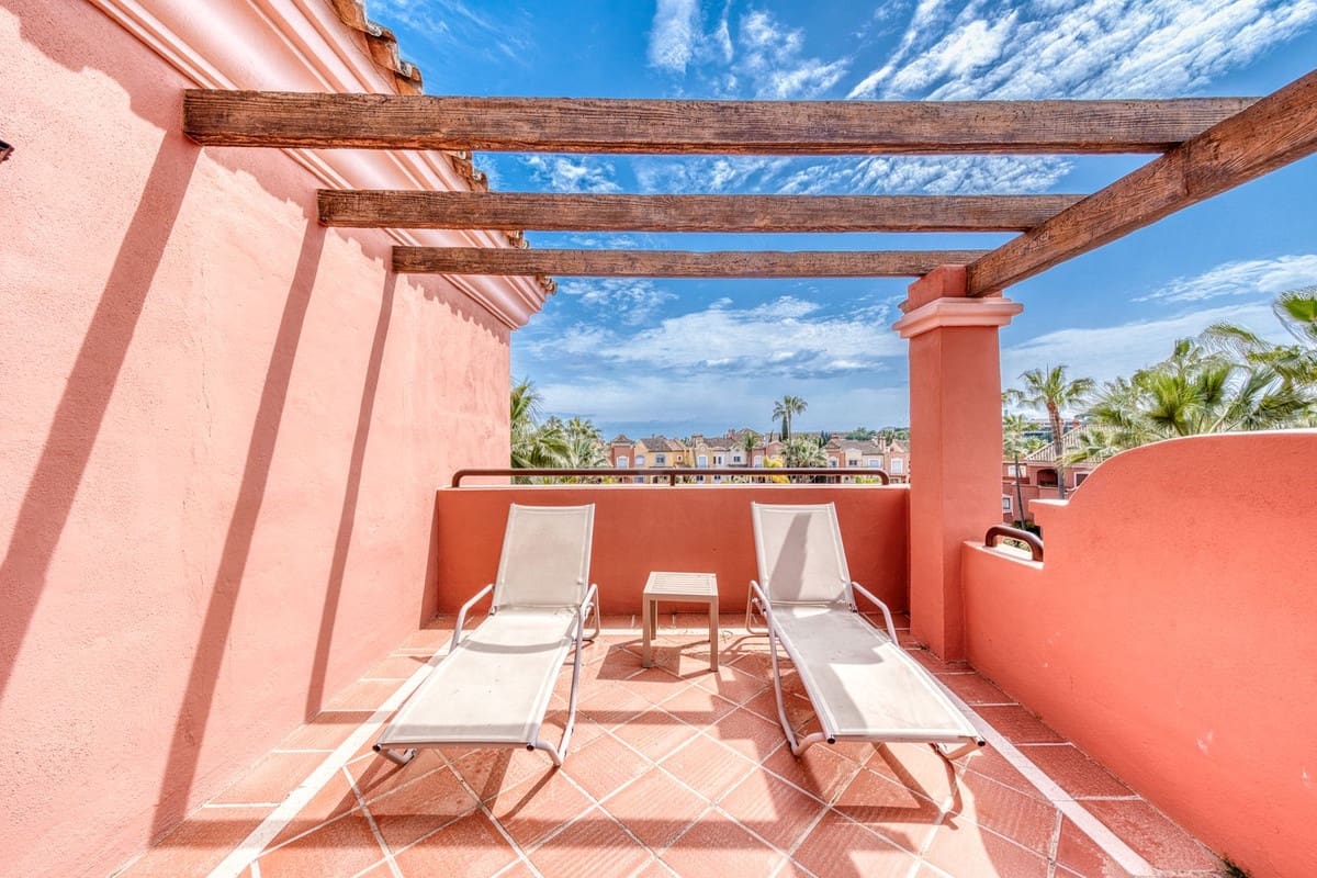 2 soveværelse Lejlighed til salg i Puerto Banus med swimmingpool garage - € 795.000 (Ref: 9805594)