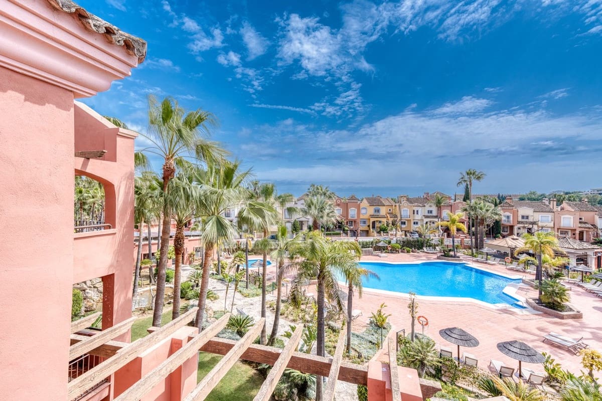 2 soveværelse Lejlighed til salg i Puerto Banus med swimmingpool garage - € 795.000 (Ref: 9805594)