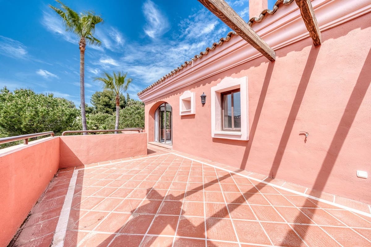2 soveværelse Lejlighed til salg i Puerto Banus med swimmingpool garage - € 795.000 (Ref: 9805594)