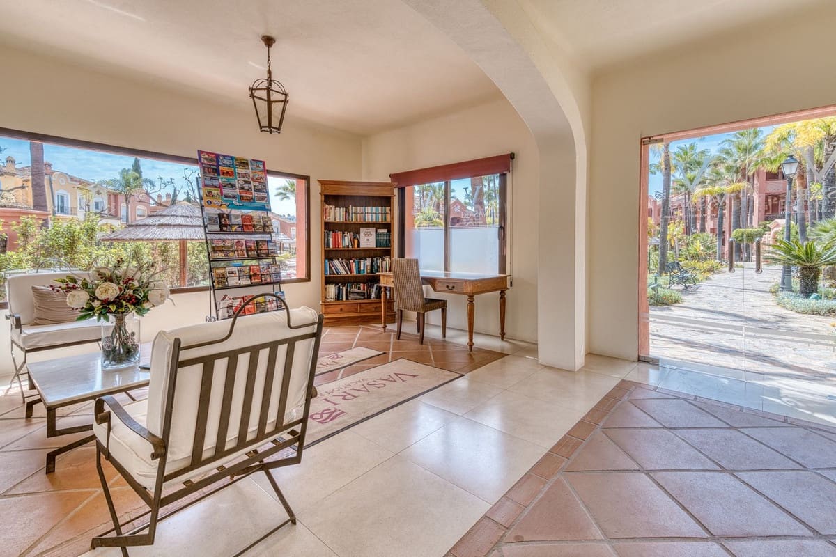 2 soveværelse Lejlighed til salg i Puerto Banus med swimmingpool garage - € 795.000 (Ref: 9805594)