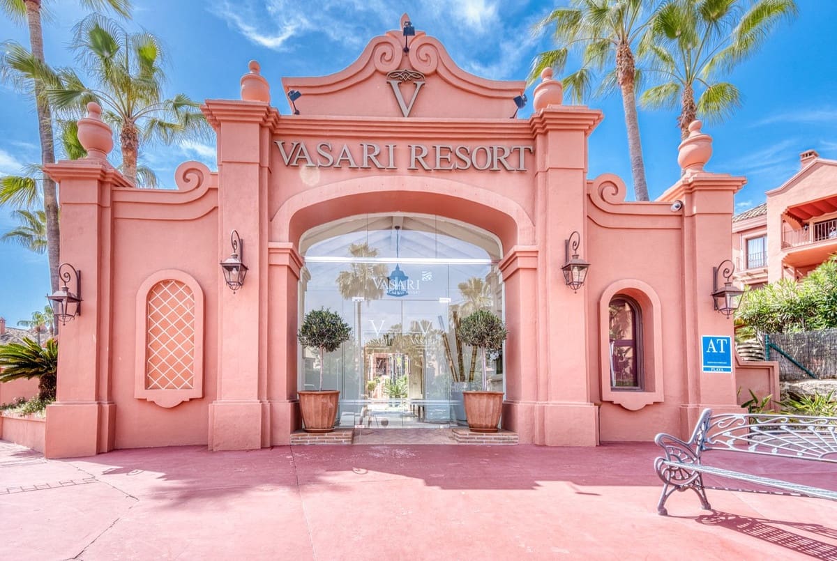 2 soveværelse Lejlighed til salg i Puerto Banus med swimmingpool garage - € 795.000 (Ref: 9805594)