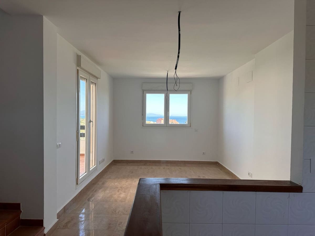 Apartamento de 2 habitaciones en La Duquesa / Puerto de la Duquesa en venta con piscina garaje - 249.000 € (Ref: 9807024)