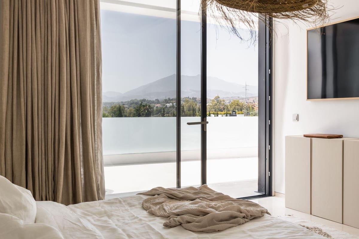 6 sypialnia Willa na sprzedaż w Golden Mile z basenem garażem - 3 950 000 € (Ref: 9807177)