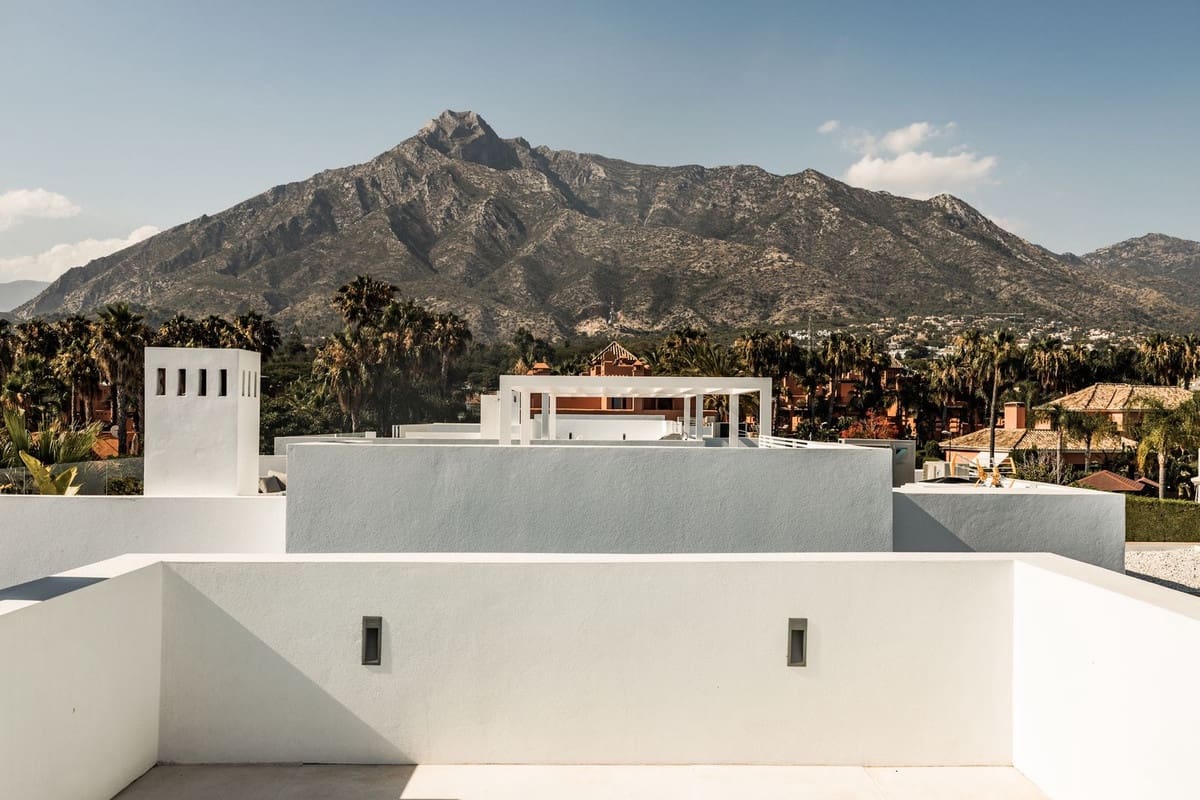 6 sypialnia Willa na sprzedaż w Golden Mile z basenem garażem - 3 950 000 € (Ref: 9807177)