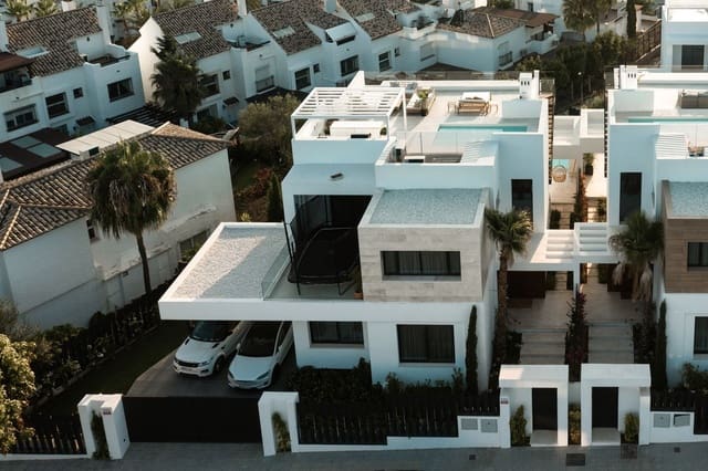 6 sypialnia Willa na sprzedaż w Golden Mile, Marbella z basenem garażem - 3 950 000 € (Ref: 9807177)