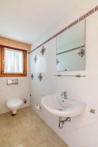 Chalet de 5 habitaciones en New Golden Mile, Estepona en venta con piscina garaje - 2.400.000 € (Ref: 9815048)