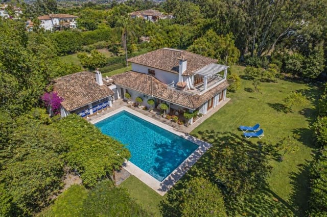 Chalet de 5 habitaciones en New Golden Mile, Estepona en venta con piscina garaje - 2.400.000 € (Ref: 9815048)