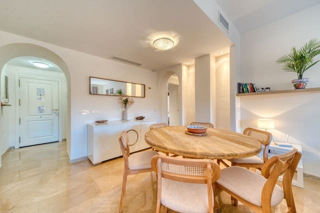 3 sypialnia Apartament na sprzedaż w La Duquesa / Puerto de la Duquesa, Manilva z basenem garażem - 349 000 € (Ref: 9816417)