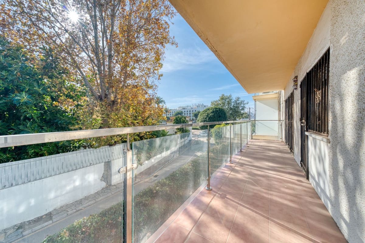 Apartamento de 2 habitaciones en Golden Mile en venta con piscina - 375.000 € (Ref: 9823668)