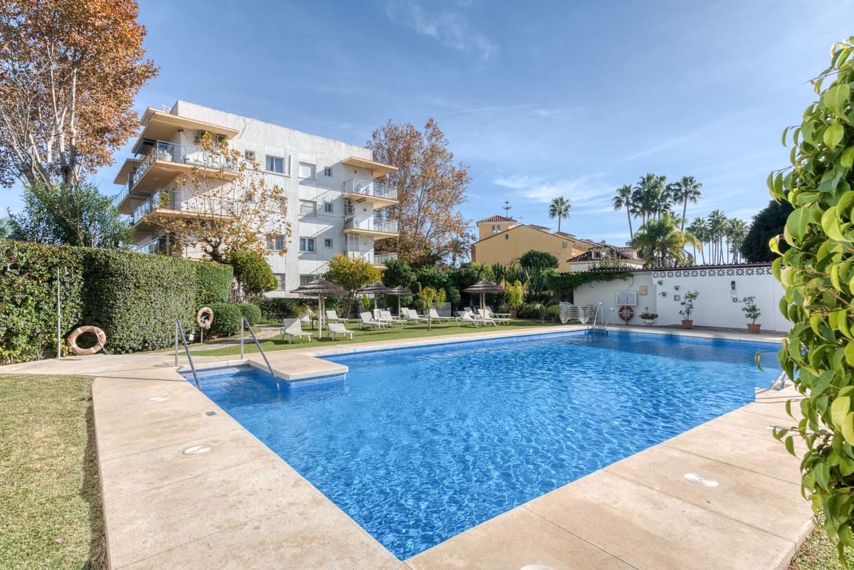 Apartamento de 2 habitaciones en Golden Mile en venta con piscina - 375.000 € (Ref: 9823668)