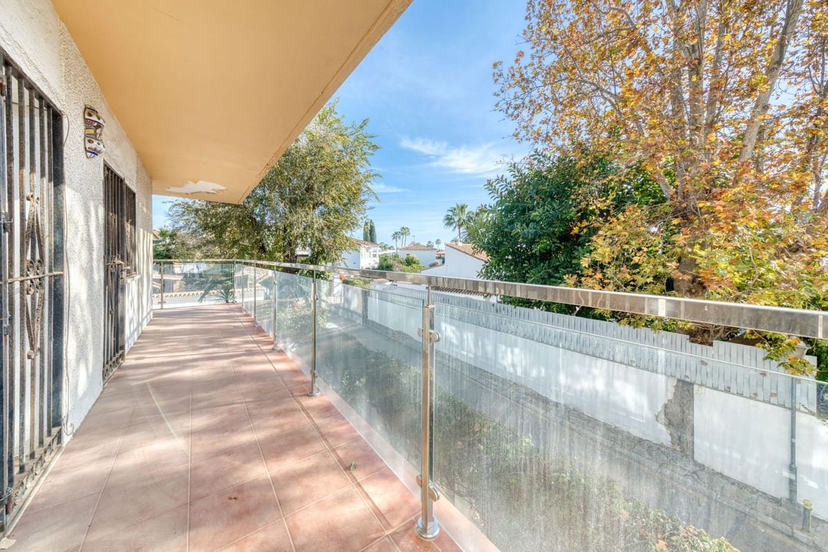 Apartamento de 2 habitaciones en Golden Mile en venta con piscina - 375.000 € (Ref: 9823668)
