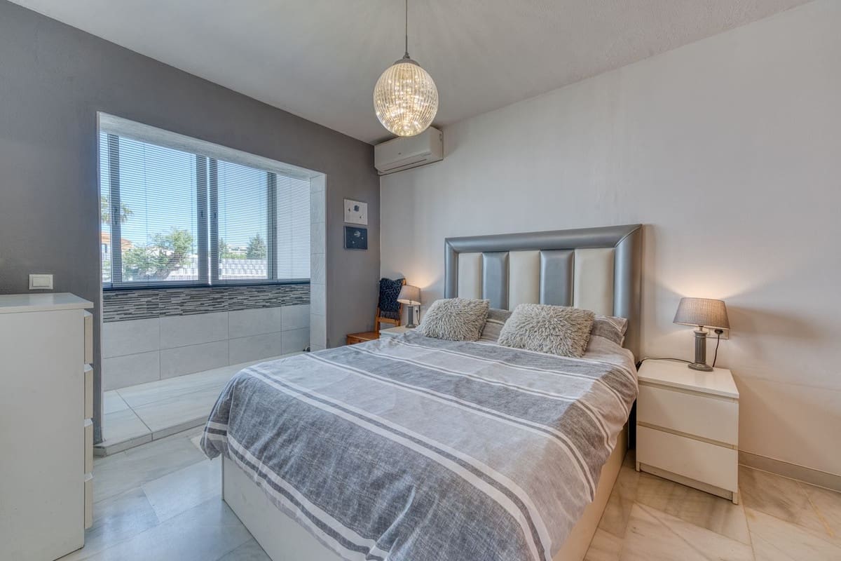 3 bedroom Townhouse for sale in Cerro del Aguila with pool garage - € 475,000 (Ref: 9832909)