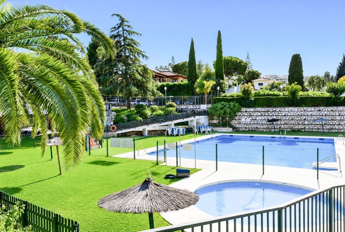 3 bedroom Townhouse for sale in Cerro del Aguila with pool garage - € 475,000 (Ref: 9832909)