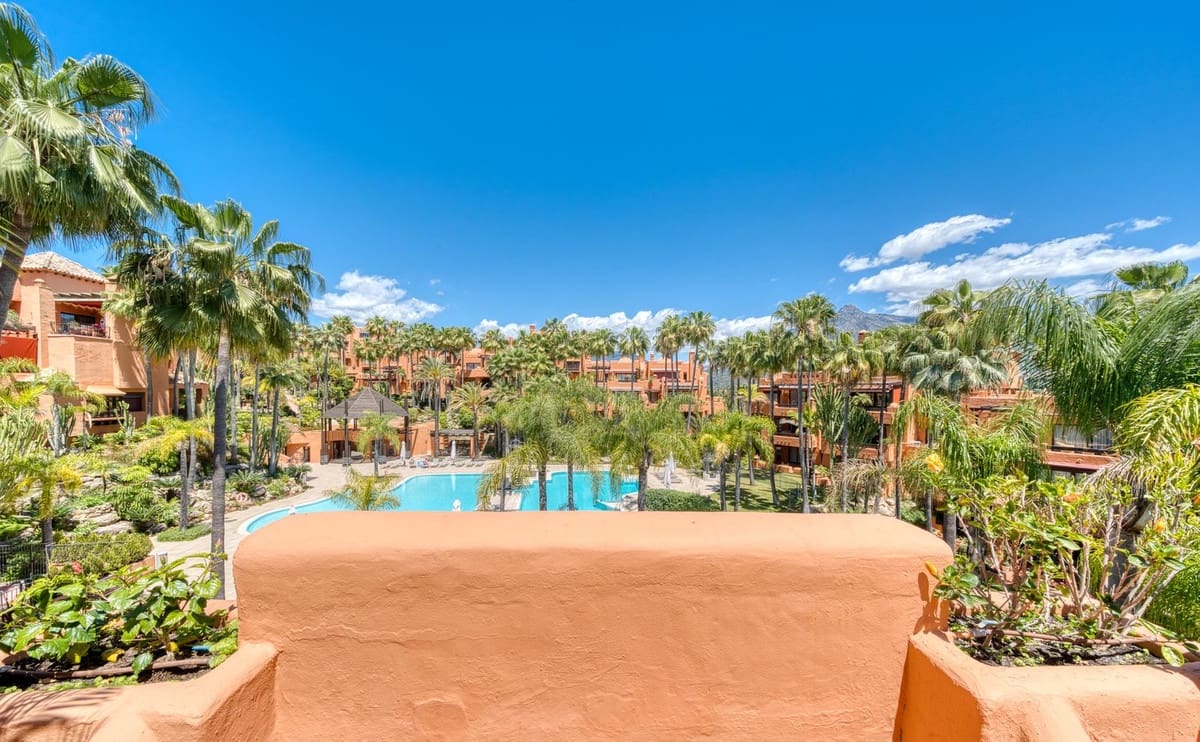 2 soverom Leilighet til salgs i Puerto Banus med svømmebasseng garasje - € 1 700 000 (Ref: 9834688)