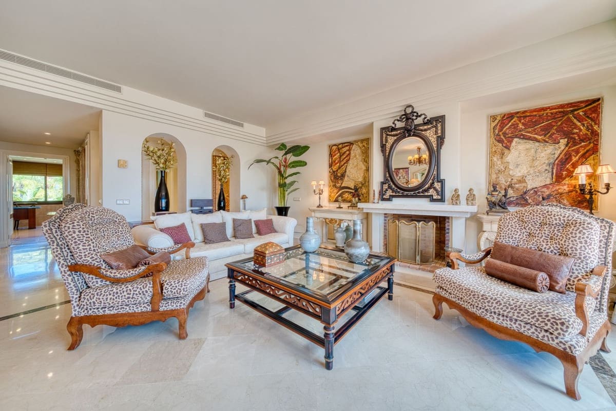 2 soverom Leilighet til salgs i Puerto Banus med svømmebasseng garasje - € 1 700 000 (Ref: 9834688)