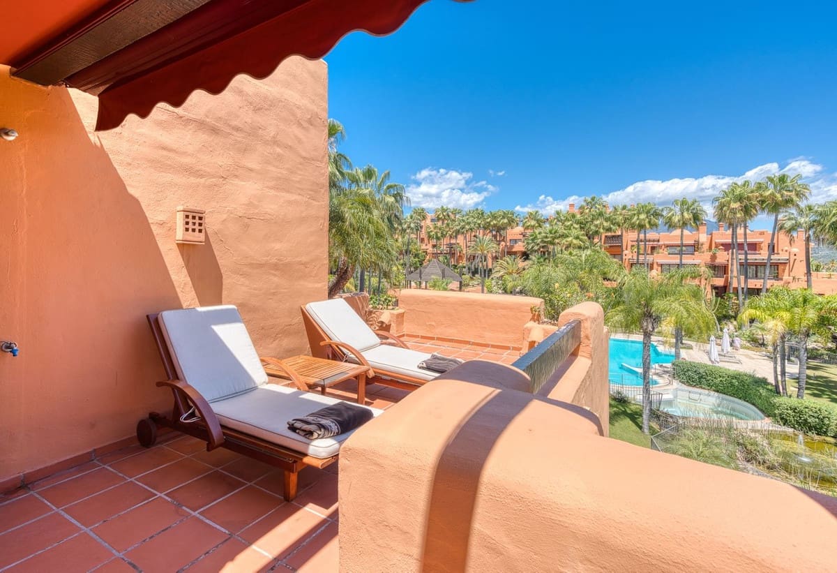 2 soverom Leilighet til salgs i Puerto Banus med svømmebasseng garasje - € 1 700 000 (Ref: 9834688)