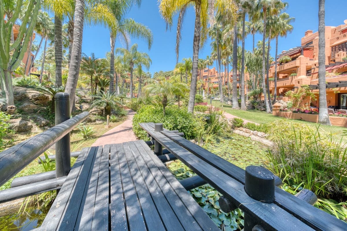 2 soverom Leilighet til salgs i Puerto Banus med svømmebasseng garasje - € 1 700 000 (Ref: 9834688)
