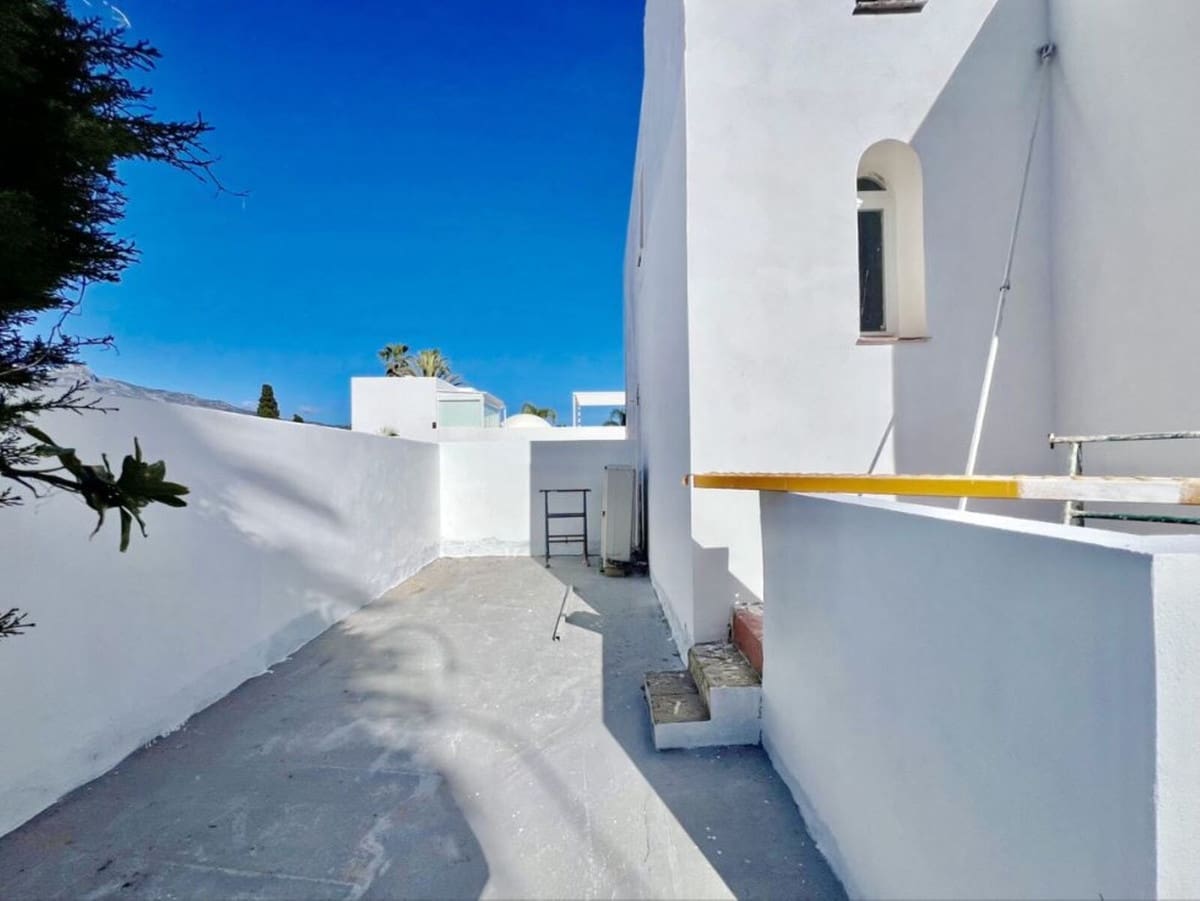 Chalet de 5 habitaciones en Puerto Banus en venta con piscina garaje - 1.470.000 € (Ref: 9838314)
