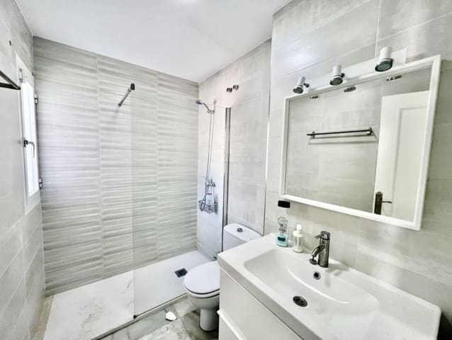 Chalet de 5 habitaciones en Puerto Banus, Marbella en venta con piscina garaje - 1.470.000 € (Ref: 9838314)