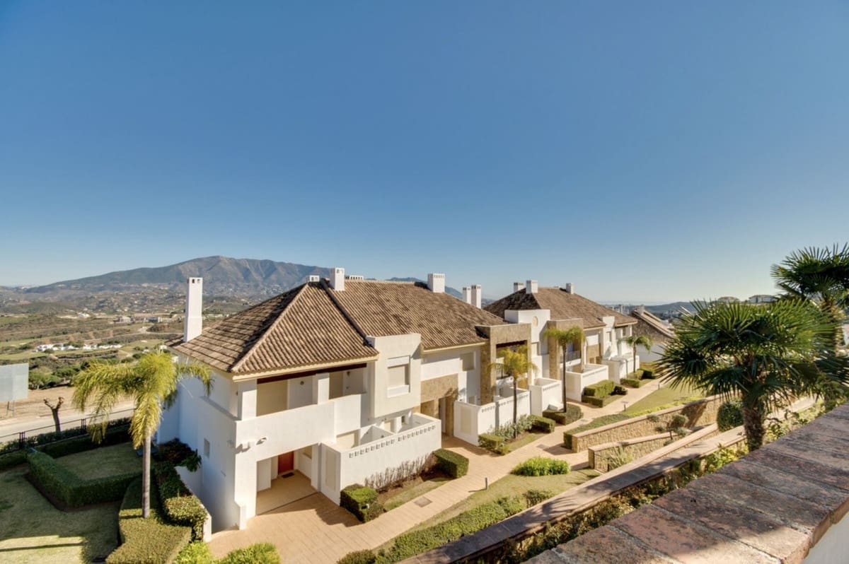 3 bedroom Townhouse for rent in La Cala Golf with pool garage - € 3,500 (Ref: 9841322)