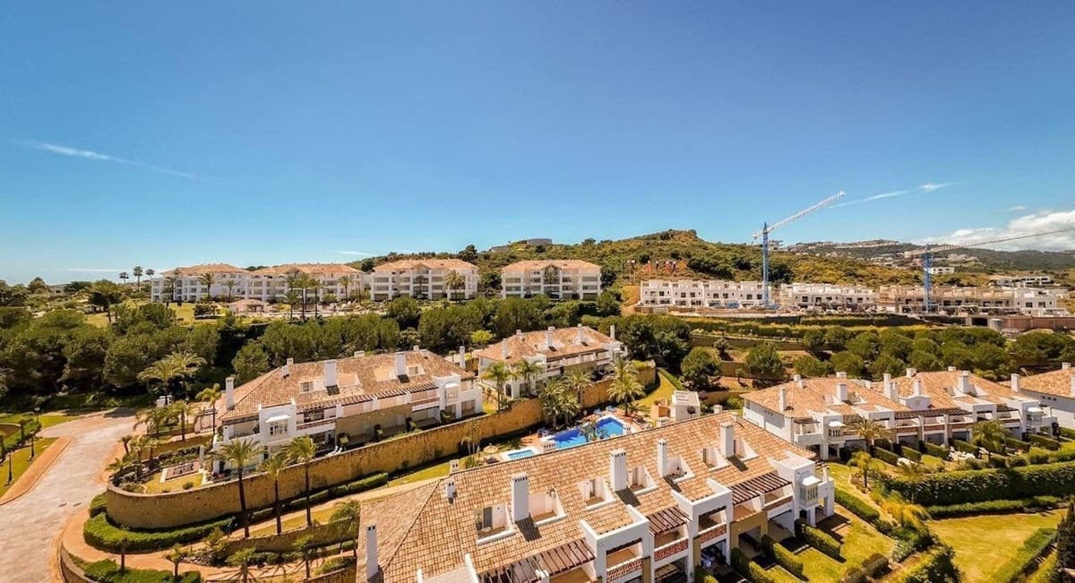 3 bedroom Townhouse for rent in La Cala Golf with pool garage - € 3,500 (Ref: 9841322)
