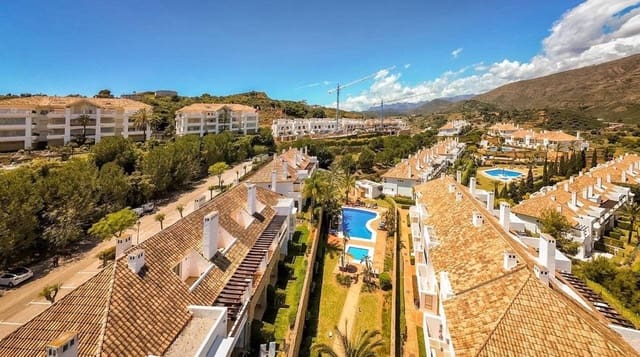 3 bedroom Townhouse for rent in La Cala Golf, Mijas with pool garage - € 3,500 (Ref: 9841322)