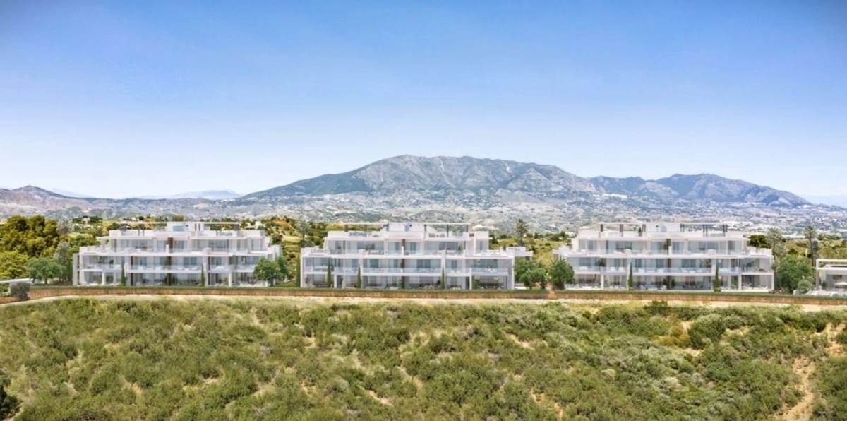 3 bedroom Apartment for sale in La Mairena with pool garage - € 1,200,000 (Ref: 9841446)