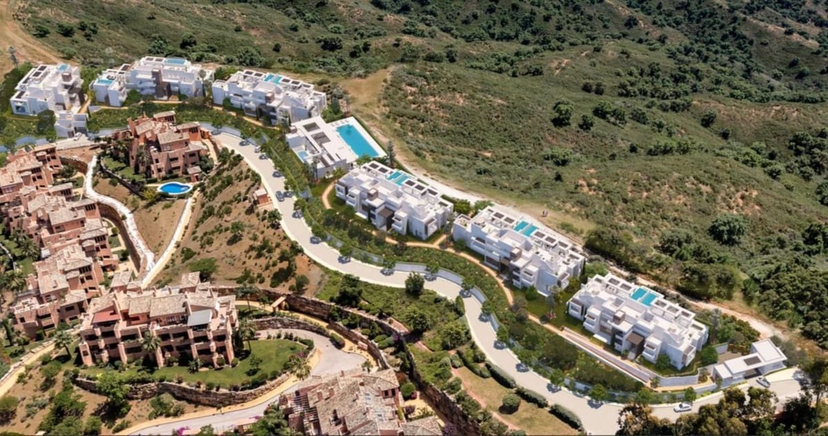 3 bedroom Apartment for sale in La Mairena with pool garage - € 1,200,000 (Ref: 9841446)
