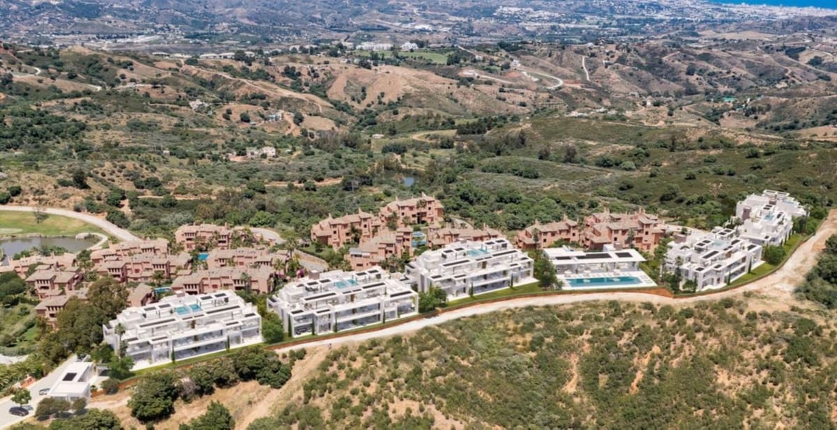2 bedroom Apartment for sale in La Mairena with pool garage - € 960,000 (Ref: 9841447)